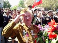 Новый Регион: День Победы в Севастополе: Черномырдин, Витренко и разрытые тротуары (ФОТО)